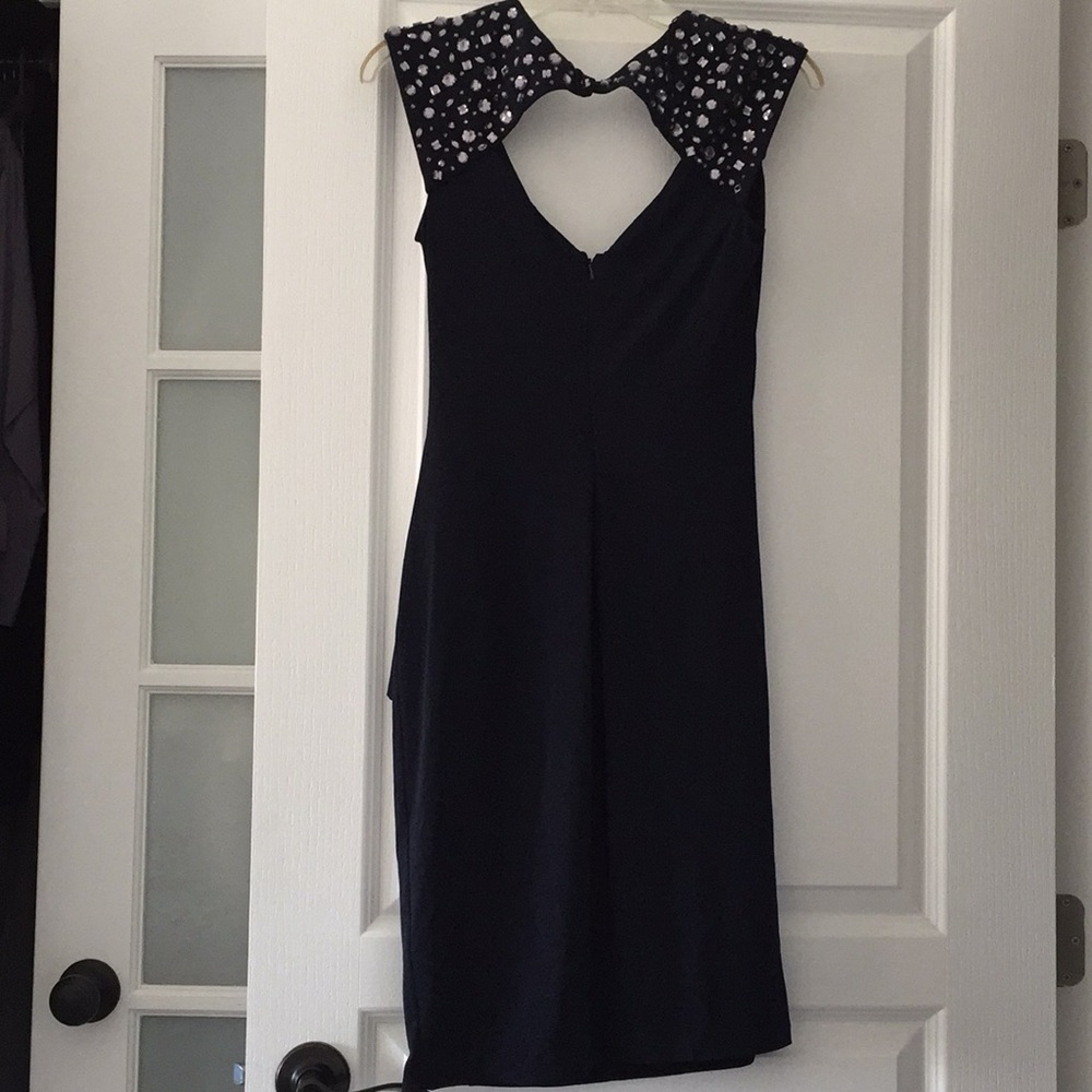 Maggy London-elegant and flattering dress - Picture 4 of 6